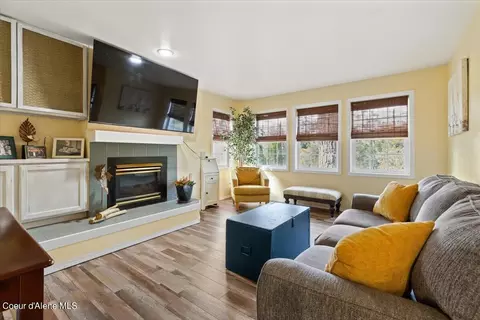 8233 Ridgewood Dr # 1, Hayden, ID 83835
