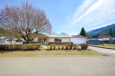 121 N 1st St, Osburn, ID 83849 photo 1