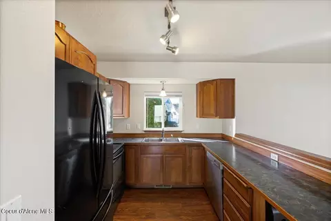Kitchen - 3473 E White Sands Ln, Post Falls, ID 83854 photo 3 of 4