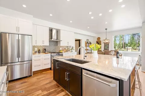Kitchen - 5468 E Marina Ct, Post Falls, ID 83854 photo 3 of 6