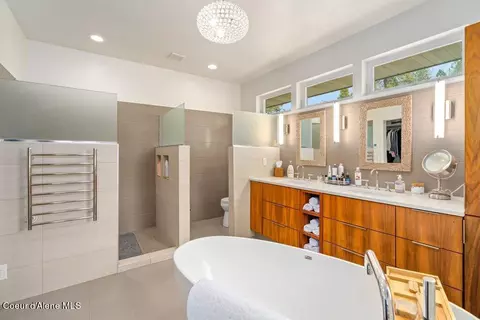 Bath - 5468 E Marina Ct, Post Falls, ID 83854 photo 3 of 5