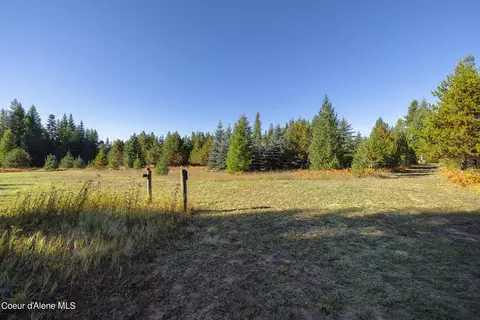 Exterior - 1989 Pleasant Valley Loop, Naples, ID 83847 photo 10 of 14