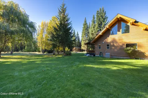 Exterior - 1989 Pleasant Valley Loop, Naples, ID 83847 photo 5 of 14