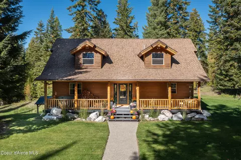 1989 Pleasant Valley Loop, Naples, ID 83847