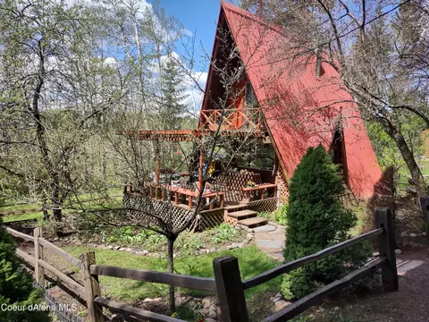 3037 E Dufort Rd, Sagle, ID 83860