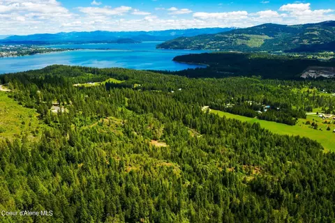 972 Spades Rd, Sagle, ID 83860