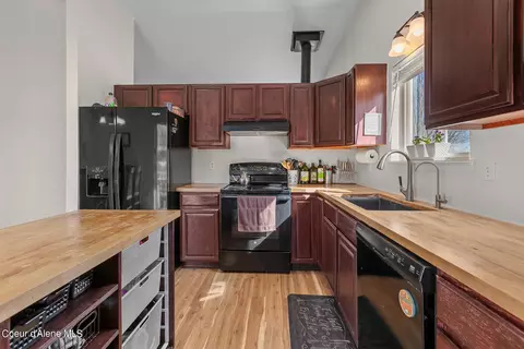 Kitchen - 1516 E 2nd Ave, Post Falls, ID 83854 photo 3 of 3