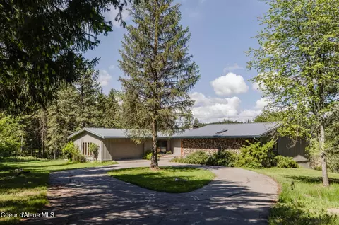 400 Harris Rd, Santa, ID 83866