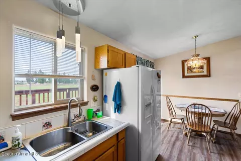 Kitchen - 1256 E White Cloud Rd, Athol, ID 83801 photo 2 of 2