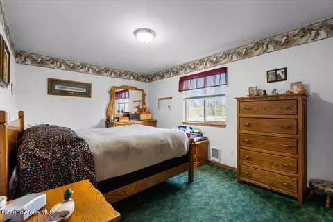 Bedroom - 1256 E White Cloud Rd, Athol, ID 83801 photo 1 of 3