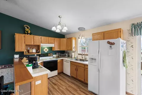 Kitchen - 1256 E White Cloud Rd, Athol, ID 83801 photo 1 of 2