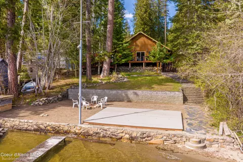 9272 W Twin Lakes Rd, Rathdrum, ID 83858