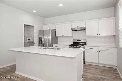 Kitchen - 1110 E Silver Pine Rd, Colbert, WA 99005 photo 5 of 6