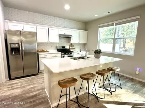 Kitchen - 1110 E Silver Pine Rd, Colbert, WA 99005 photo 4 of 6