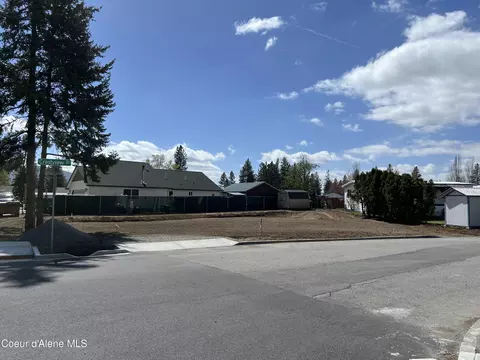 121 W Crestview Dr, Post Falls, ID 83854 photo 3