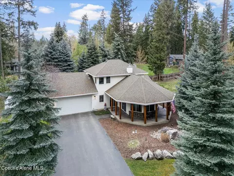 10617 N Lakeview Dr, Hayden Lake, ID 83835