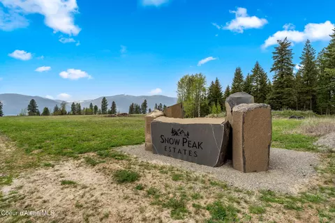 6812 Selkirk St, Bonners Ferry, ID 83805