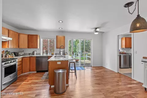 Kitchen - 17833 W Julia Dr, Hauser, ID 83854 photo 1 of 3