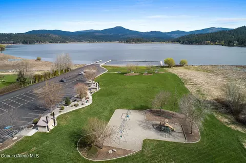View/Area - 17833 W Julia Dr, Hauser, ID 83854 photo 14 of 15
