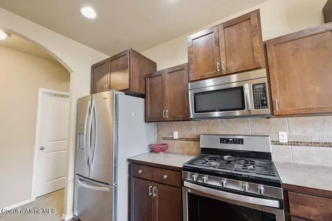 Kitchen - 1797 E Dipper Loop, Post Falls, ID 83854 photo 2 of 4