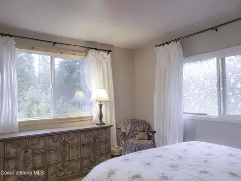 Bedroom - 75 Mountain View Rd, Clark Fork, ID 83811 photo 3 of 5