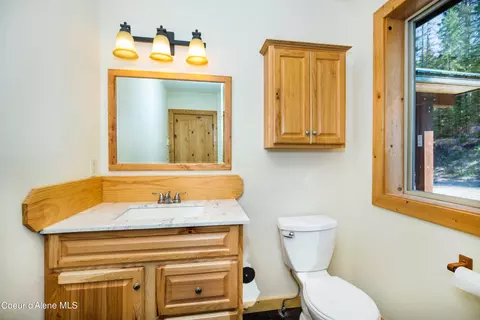Bath - 273 Lowrey Ct, Clark Fork, ID 83811 photo 1 of 3