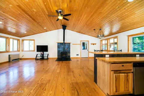 Living - 273 Lowrey Ct, Clark Fork, ID 83811 photo 2 of 2