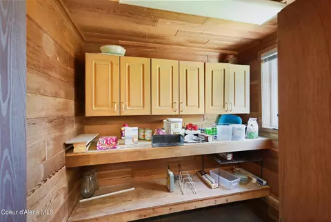 Kitchen - 6405 E Summit Rd, Spokane, WA 99217 photo 4 of 5