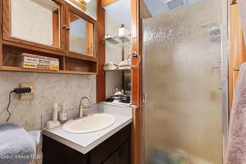 Bath - 6405 E Summit Rd, Spokane, WA 99217 photo 2 of 2
