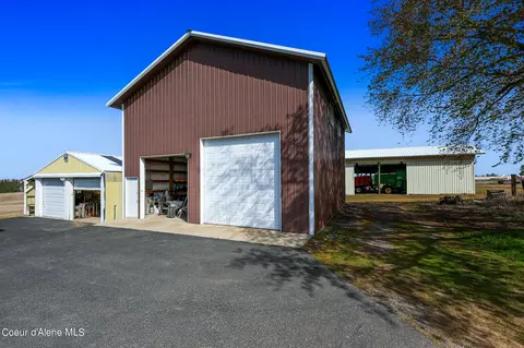 Exterior - 6405 E Summit Rd, Spokane, WA 99217 photo 4 of 6