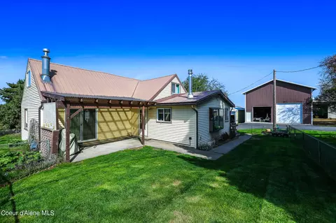 Exterior - 6405 E Summit Rd, Spokane, WA 99217 photo 3 of 6