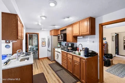 Kitchen - 6405 E Summit Rd, Spokane, WA 99217 photo 3 of 5
