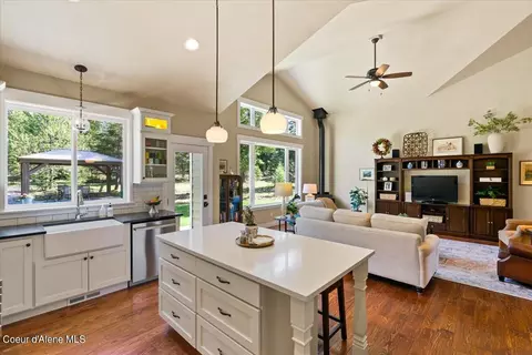 Kitchen - 11357 E Sims Ln, Athol, ID 83801 photo 3 of 5