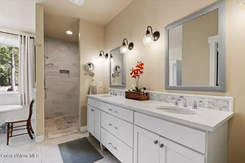 Bath - 11357 E Sims Ln, Athol, ID 83801 photo 2 of 4