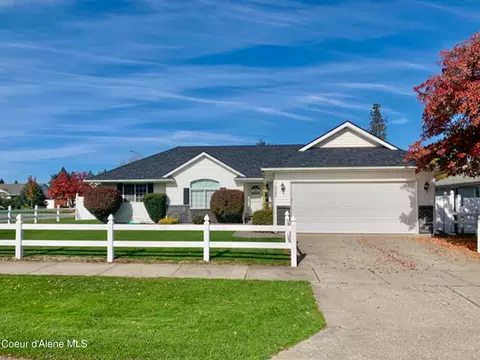 10986 N Danielle St, Hayden, ID 83835