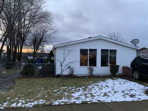 2601 N Sharon Dr, Post Falls, ID 83854