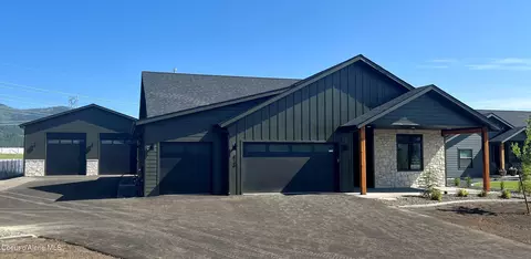 8170 W Ferguson Ln, Rathdrum, ID 83858