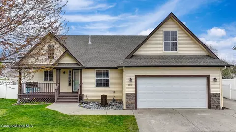 8330 N Courcelles Pkwy, Hayden, ID 83835
