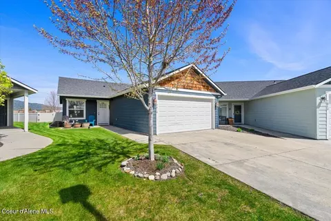 7815 W Kayak Ct, Rathdrum, ID 83858