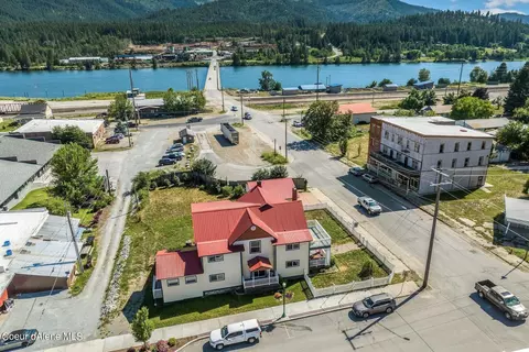 77 Wisconsin St, Priest River, ID 83856