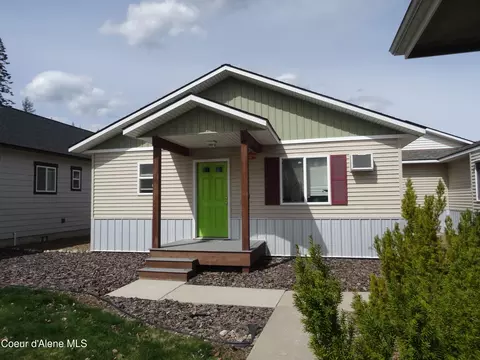 32 Cottage Ln, Priest River, ID 83856