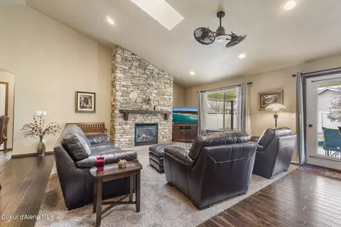 Living - 4677 E Kit Fox Ln, Post Falls, ID 83854 photo 2 of 4