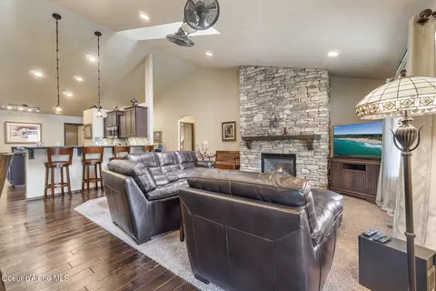Living - 4677 E Kit Fox Ln, Post Falls, ID 83854 photo 1 of 4