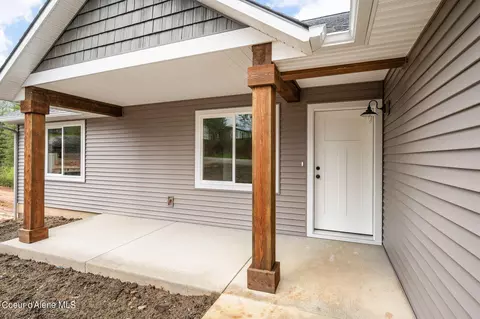 Exterior - 300 Rio Vista St, Osburn, ID 83849 photo 3 of 5