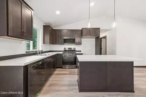 Kitchen - 300 Rio Vista St, Osburn, ID 83849 photo 2 of 3