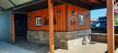32 Sand Trap Ln, Blanchard, ID 83804