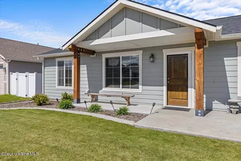 128 W Tennessee Ave, Post Falls, ID 83854 photo 3