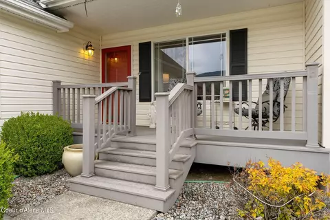 Exterior - 701 E Kokanee Dr, Post Falls, ID 83854 photo 2 of 4