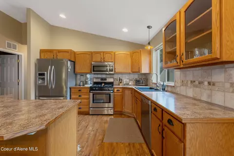 Kitchen - 701 E Kokanee Dr, Post Falls, ID 83854 photo 2 of 3