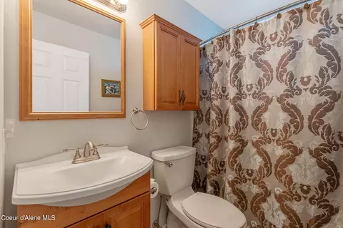 Bath - 701 E Kokanee Dr, Post Falls, ID 83854 photo 3 of 3